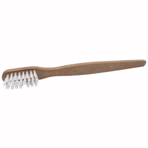 Purely-Wood-Tandenborstel-Zwarte-Woud-Beukenhout-–-nylon-volwassenen-Zijaanzicht-tandenborstel