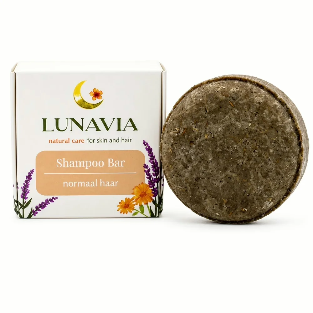 Lunavia natuurlijke shampoo bar voor normaal haar naast het bijhorende kartonnen doosje