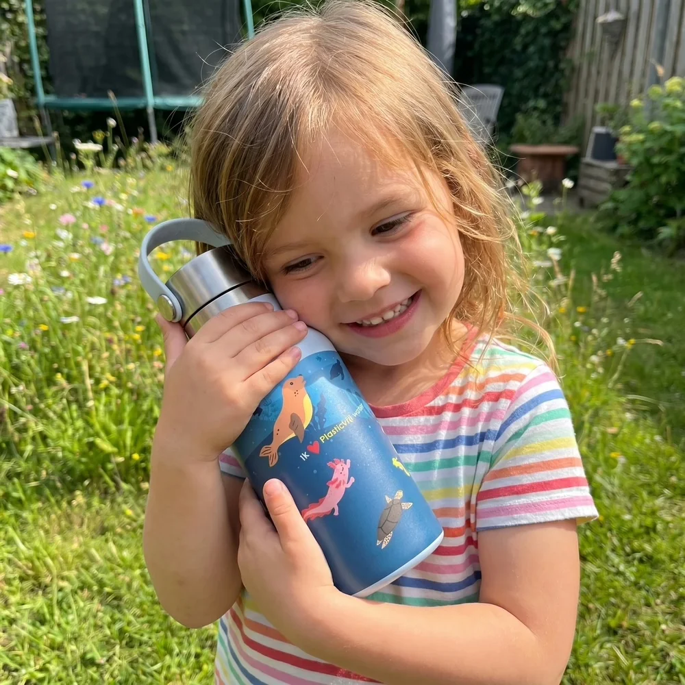 VANN Bottles - Plastic Soup Foundation Kids Bottle – Ocean Blue – Plasticvrij Drinken (350ml) - Kind en fles
