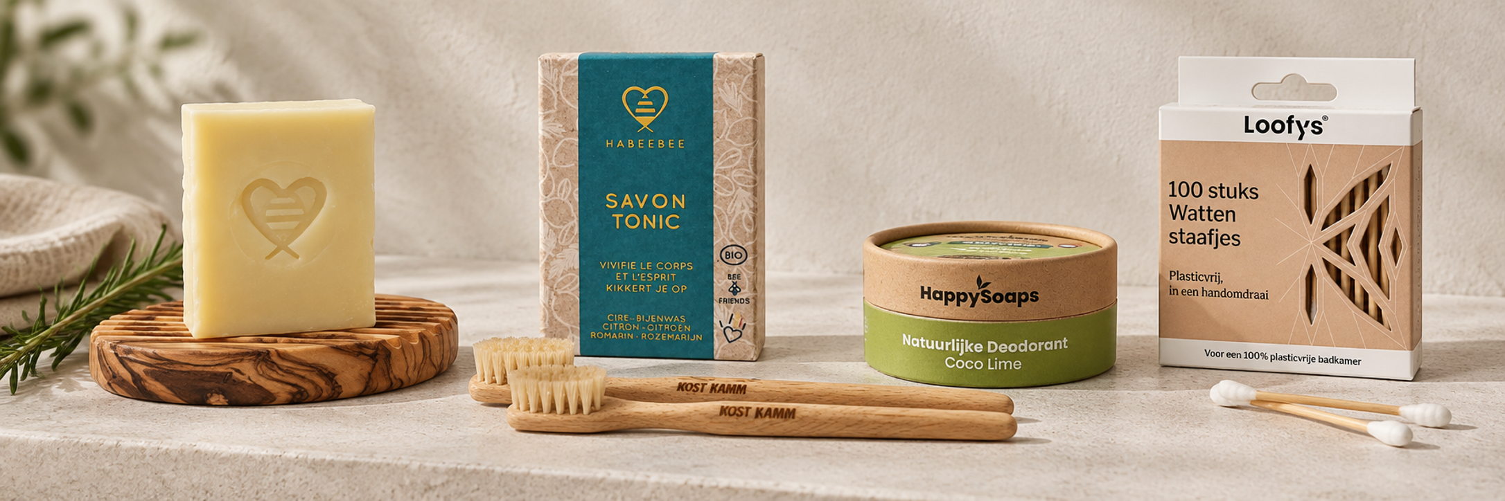 Eerste Stappen Zonder Plastic: Habeebee zeep, olijfhouten zeepbakje, beukenhouten tandenborstel, HappySoaps deodorant en Loofys wattenstaafjes